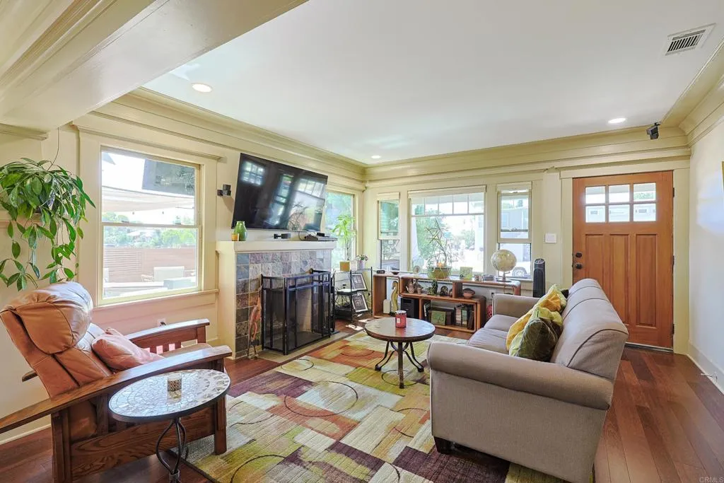 https://cdn.realtyfeed.com/cdn/127/307083937/6c094d47e74f7d87530147a940449330.webp