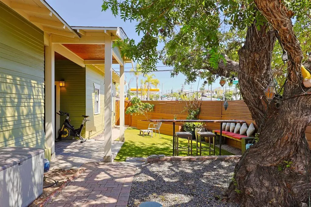 https://cdn.realtyfeed.com/cdn/127/307083937/a1b810fbec618c1e5244bfd92698b416.webp