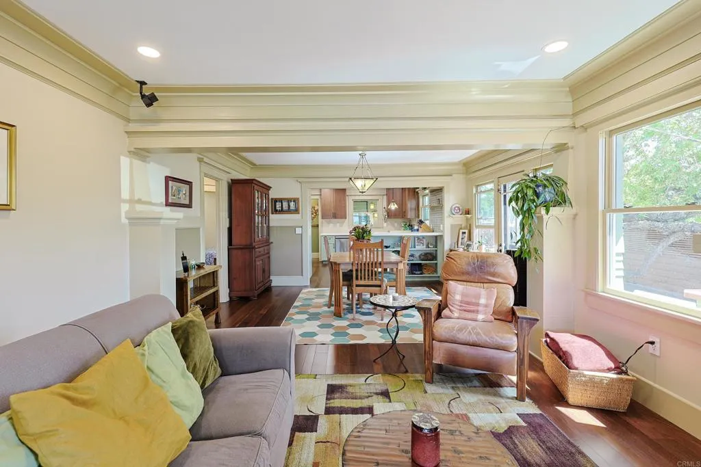 https://cdn.realtyfeed.com/cdn/127/307083937/a8f7d149d21050e116d8626e933d6a56.webp