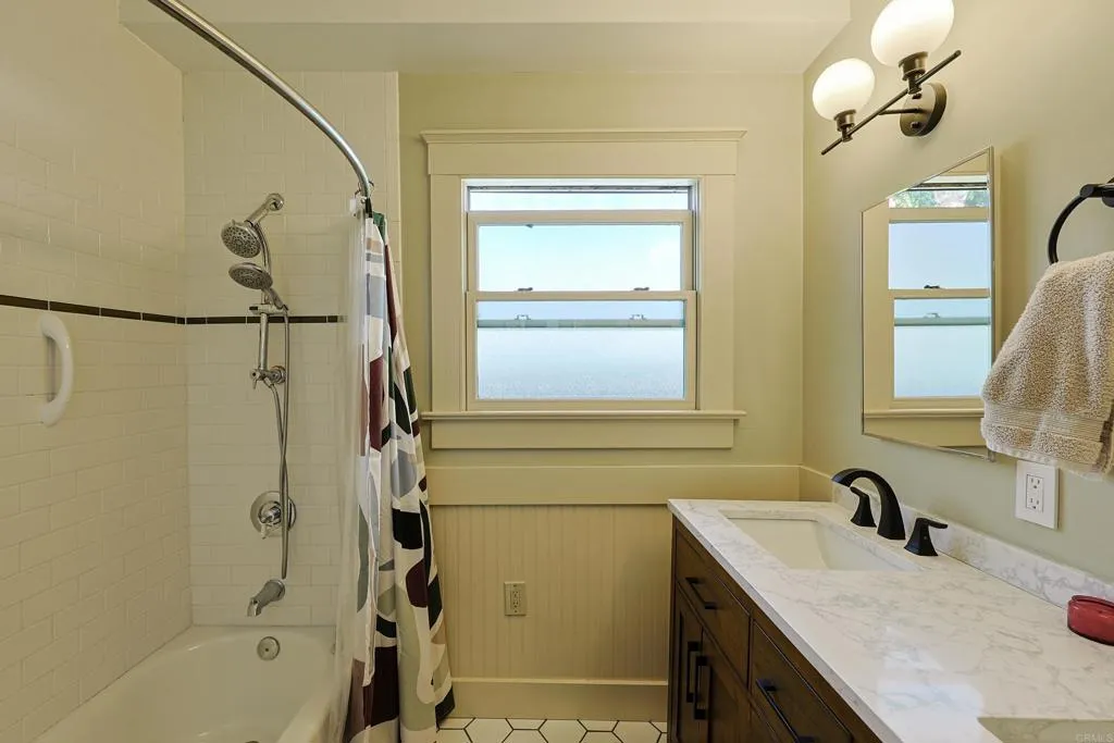 https://cdn.realtyfeed.com/cdn/127/307083937/ad6581965bc4d7896d698982895261fe.webp
