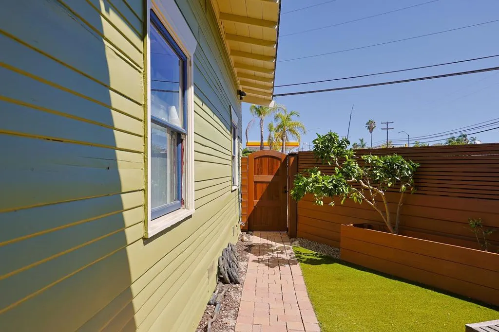 https://cdn.realtyfeed.com/cdn/127/307083937/d3273391ba33059580adf243647f8841.webp