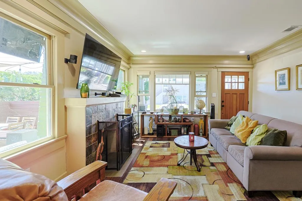 https://cdn.realtyfeed.com/cdn/127/307083937/e5324aade8ecee590be066cb0fba349a.webp