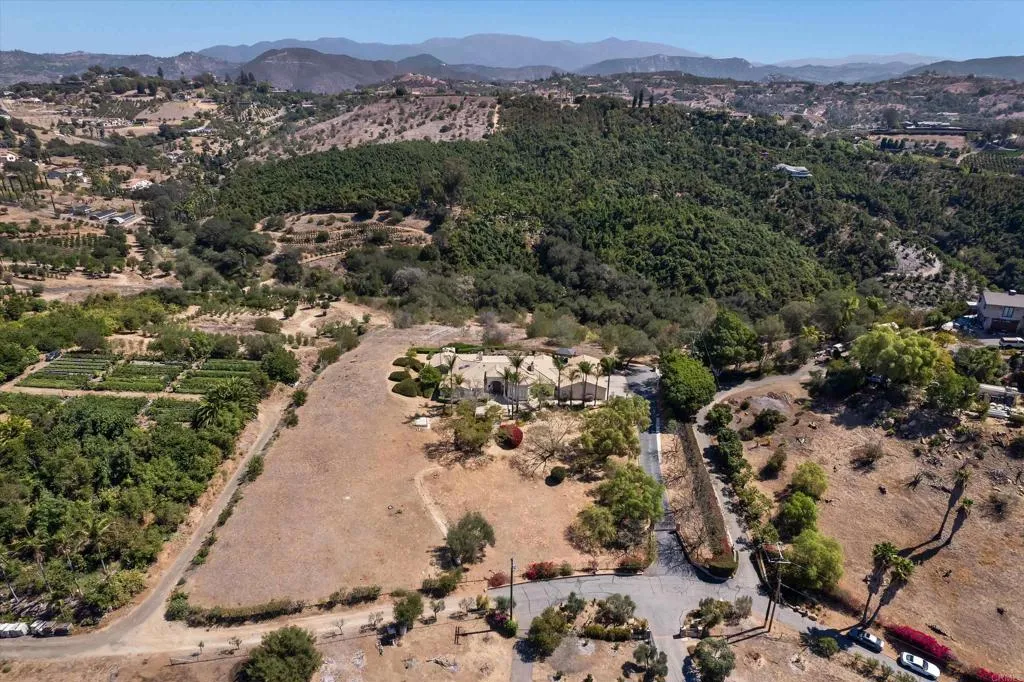 2258 Gird Rd, Fallbrook, CA 92028 - Photo 5 of 45, Fallbrook, CA