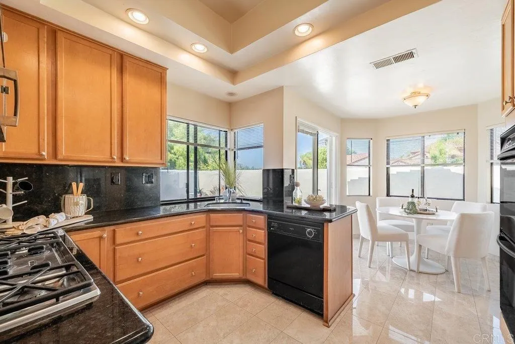 https://cdn.realtyfeed.com/cdn/127/307083989/30623ea315c4fb1ccbd6f42284f621c4.webp