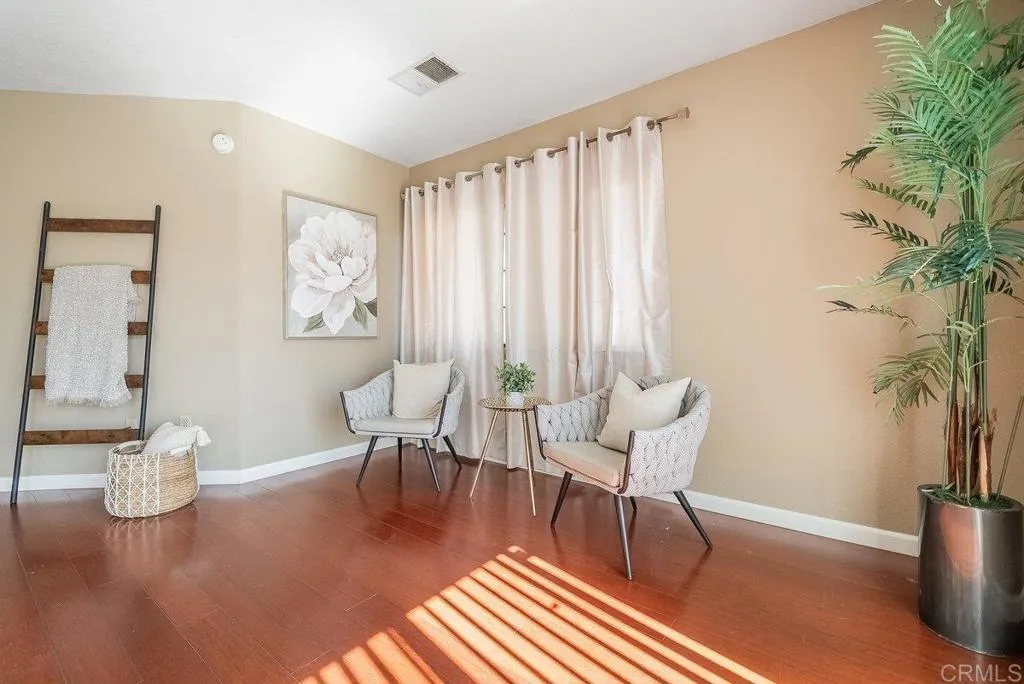 https://cdn.realtyfeed.com/cdn/127/307083989/42bff74e83fcfd07f790323ed4dfcb6c.webp