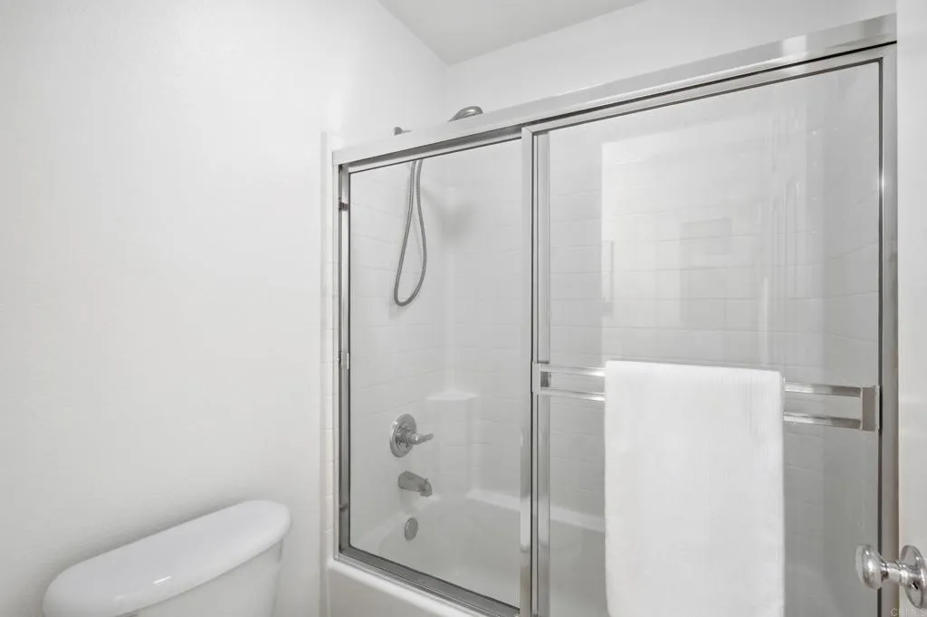 https://cdn.realtyfeed.com/cdn/127/307084114/1e12fd9898067710b7f0b845199eb1b5.webp