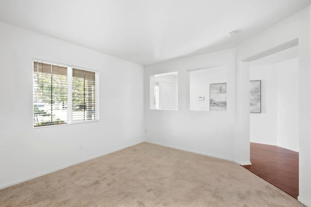 https://cdn.realtyfeed.com/cdn/127/307084114/8667e31e471f6817c5d4e5674cc228fd.webp