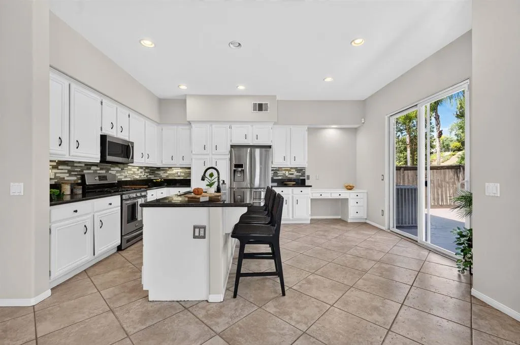 https://cdn.realtyfeed.com/cdn/127/307084118/08b2d9a8dc7cd29227f32e7ed3a9fb10.webp