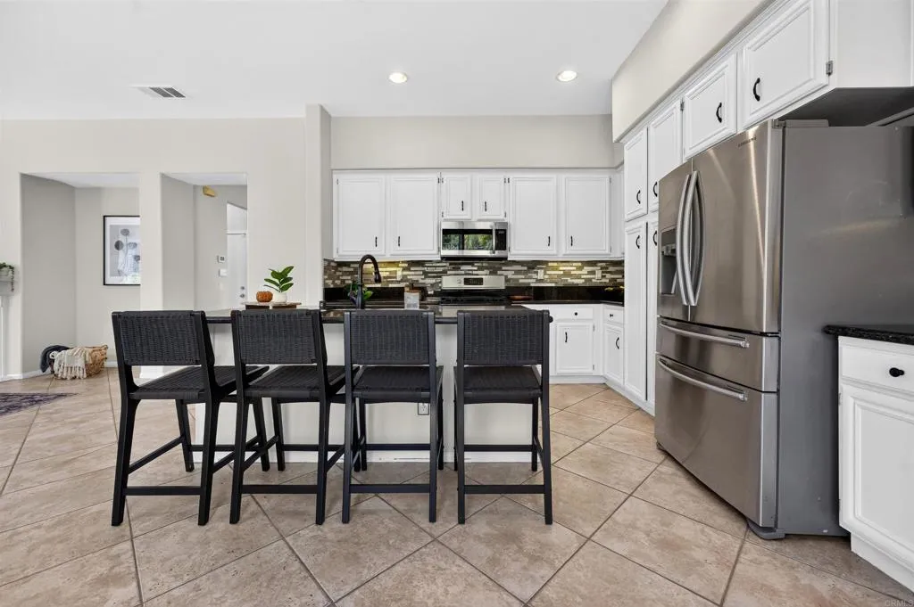 https://cdn.realtyfeed.com/cdn/127/307084118/2774351799822af6915603c6bb0b69b2.webp