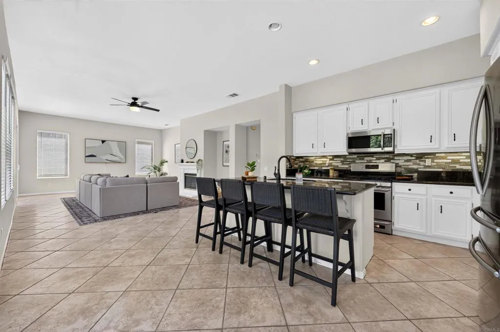 https://cdn.realtyfeed.com/cdn/127/307084118/8bd19c034bba274ddbf4da01769a5c10.webp