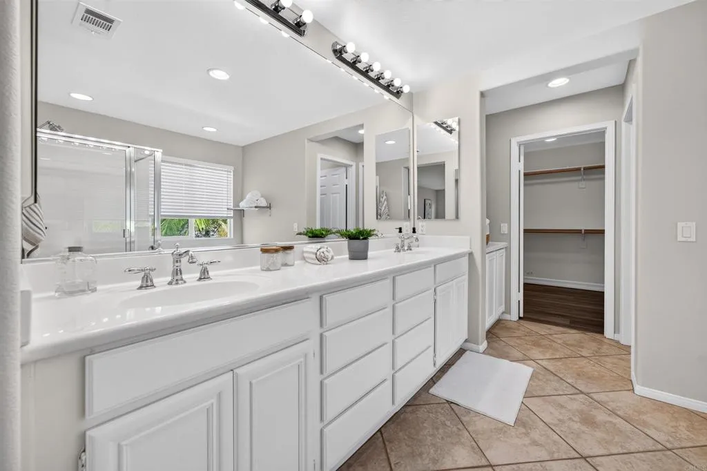 https://cdn.realtyfeed.com/cdn/127/307084118/8d11b6084312bb3a9ac66027d2a4669f.webp
