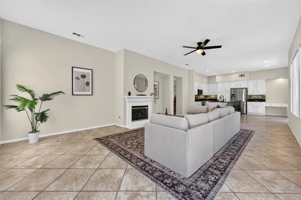 https://cdn.realtyfeed.com/cdn/127/307084118/c206c9a50a4699e92540d6fcc8d4d2fb.webp
