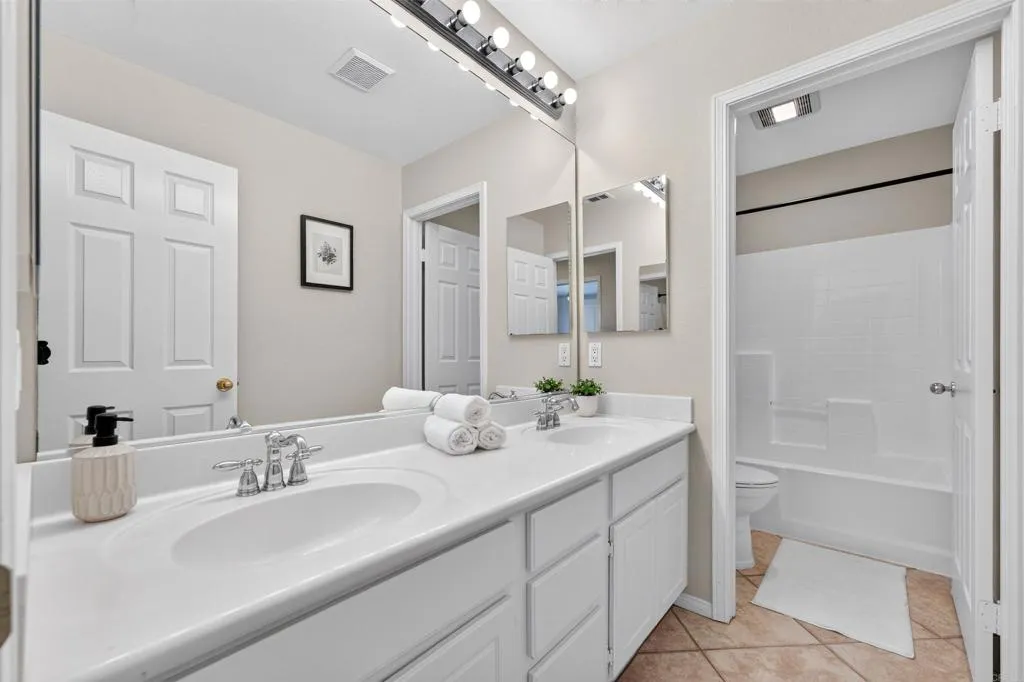https://cdn.realtyfeed.com/cdn/127/307084118/ccee6239d45202368b63cfe45a54392f.webp