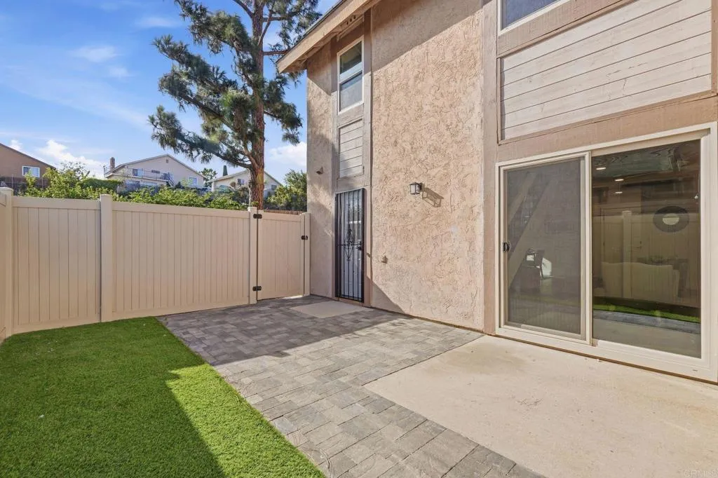 https://cdn.realtyfeed.com/cdn/127/307084143/79a1a5ac684ca7d0f508b7232a7014ca.webp