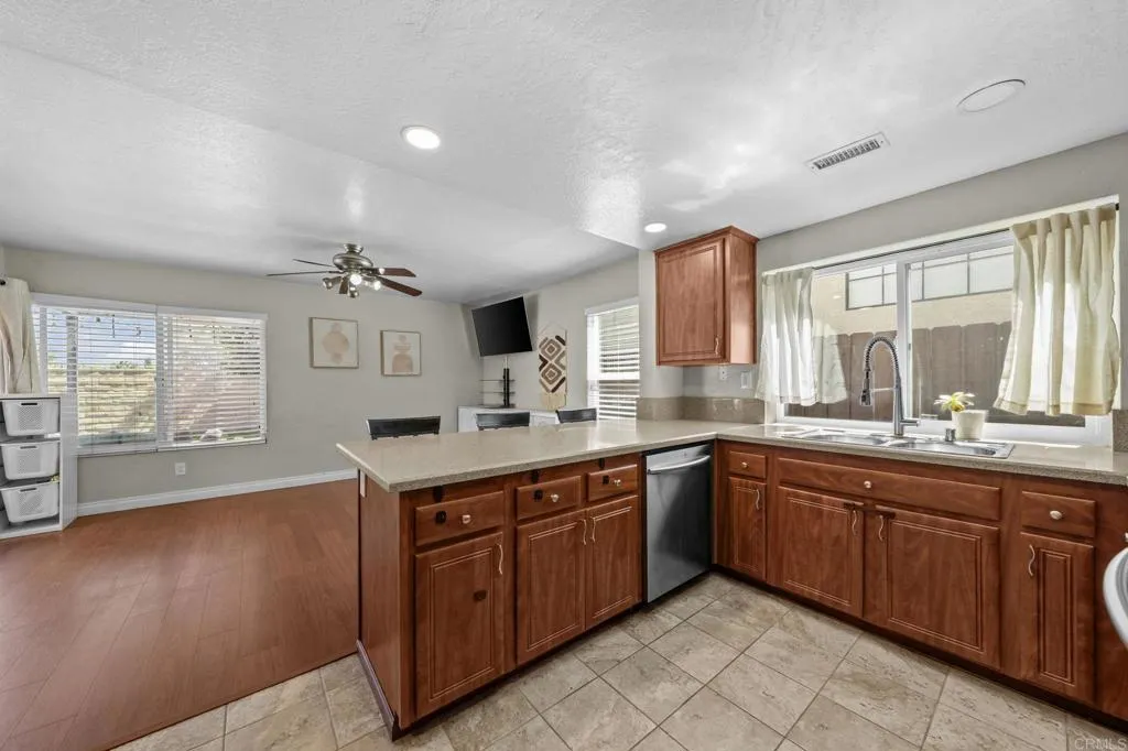 https://cdn.realtyfeed.com/cdn/127/307084146/8df603ee5553b56b8dddd5d9650f345c.webp