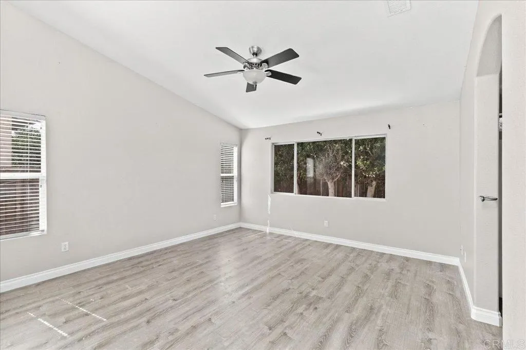 https://cdn.realtyfeed.com/cdn/127/307084155/4bb668e3ae7227ff9f28e2b809c5a77b.webp