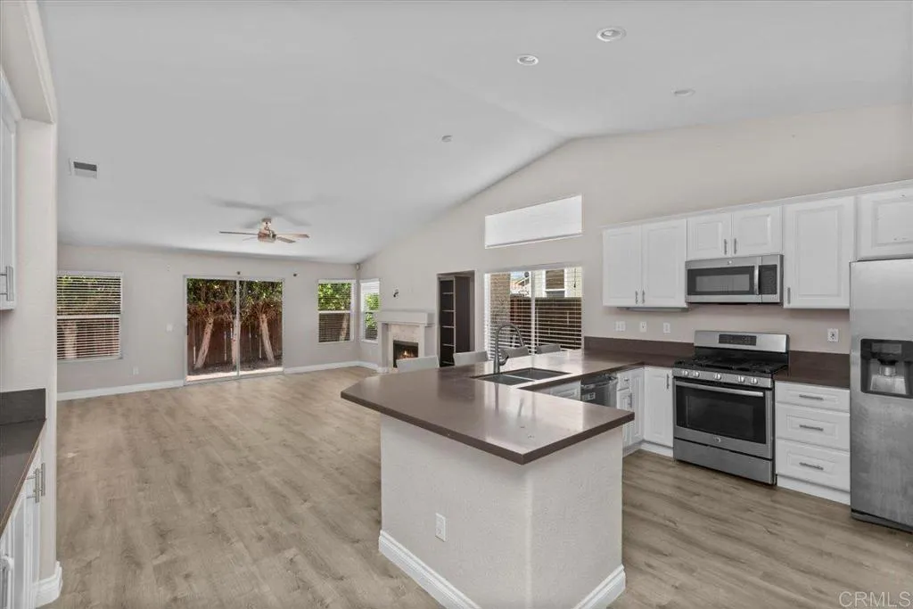 https://cdn.realtyfeed.com/cdn/127/307084155/84657d116a5bfe5907aed28cf4fea132.webp