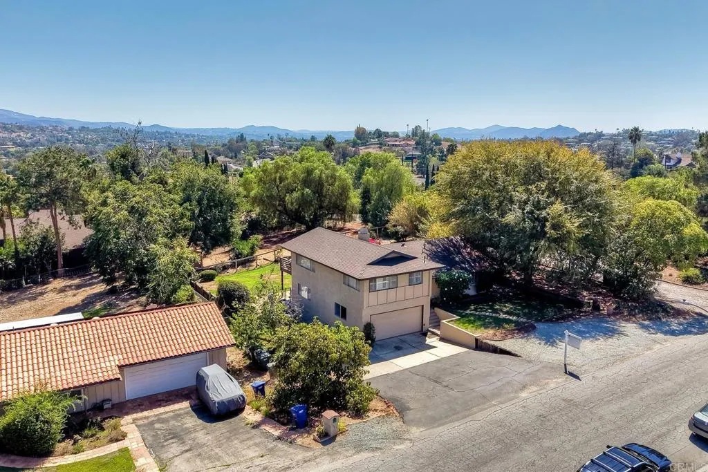 https://cdn.realtyfeed.com/cdn/127/307084175/a3ce2b41705a687588c9393932a3fc84.webp