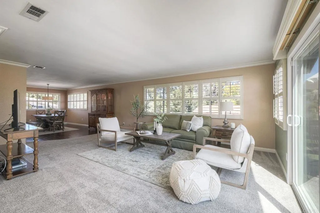 https://cdn.realtyfeed.com/cdn/127/307084175/b49a3d4e352959b1a3cb8cffdecf3ae5.webp