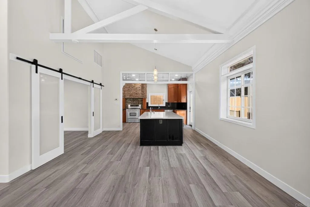 https://cdn.realtyfeed.com/cdn/127/307084222/14fa22abc43340fd728847d2c128f3d8.webp