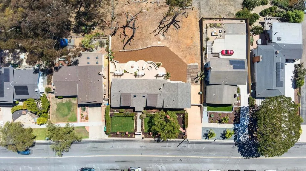 https://cdn.realtyfeed.com/cdn/127/307084222/a6598f2eb75b027b0ebd417a6cd0bb96.webp