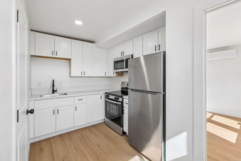 https://cdn.realtyfeed.com/cdn/127/307084237/ca6f5371eb13c66ba640a3e9d85a5171.webp