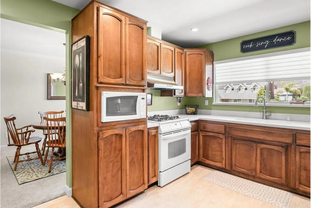 https://cdn.realtyfeed.com/cdn/127/307084331/c60c92126efd2524753fab6eb5981831.webp