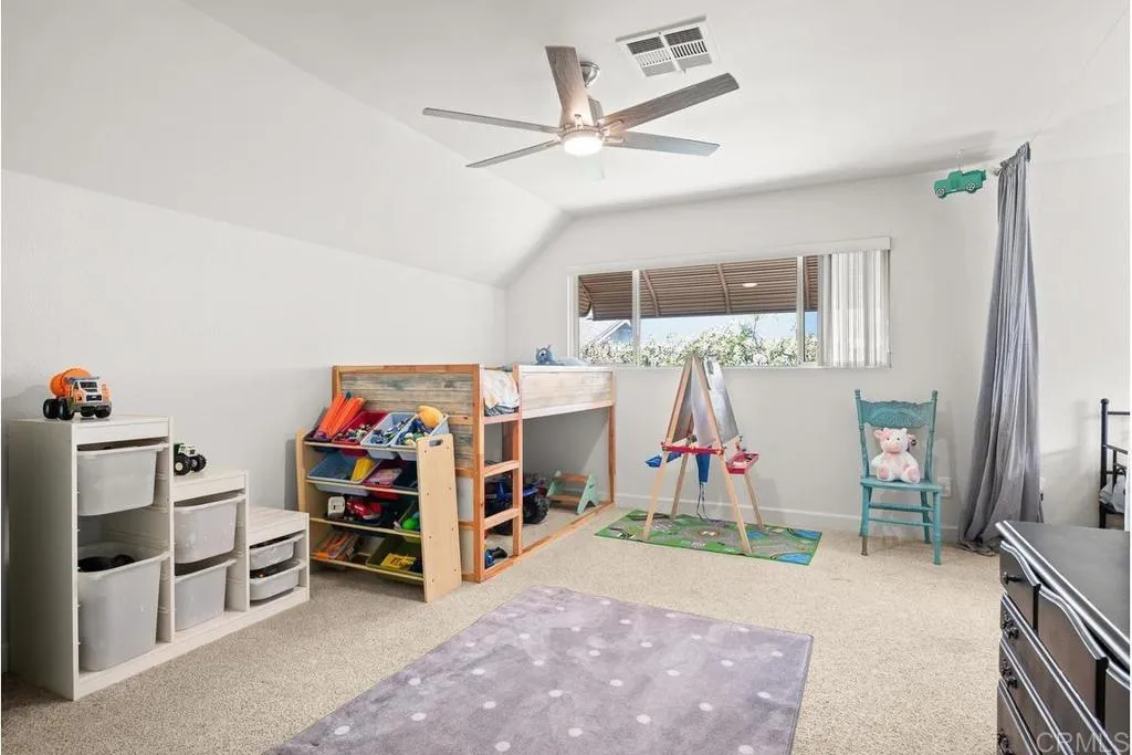 https://cdn.realtyfeed.com/cdn/127/307084331/ded72171e836f24cbde579c215a2c7e8.webp