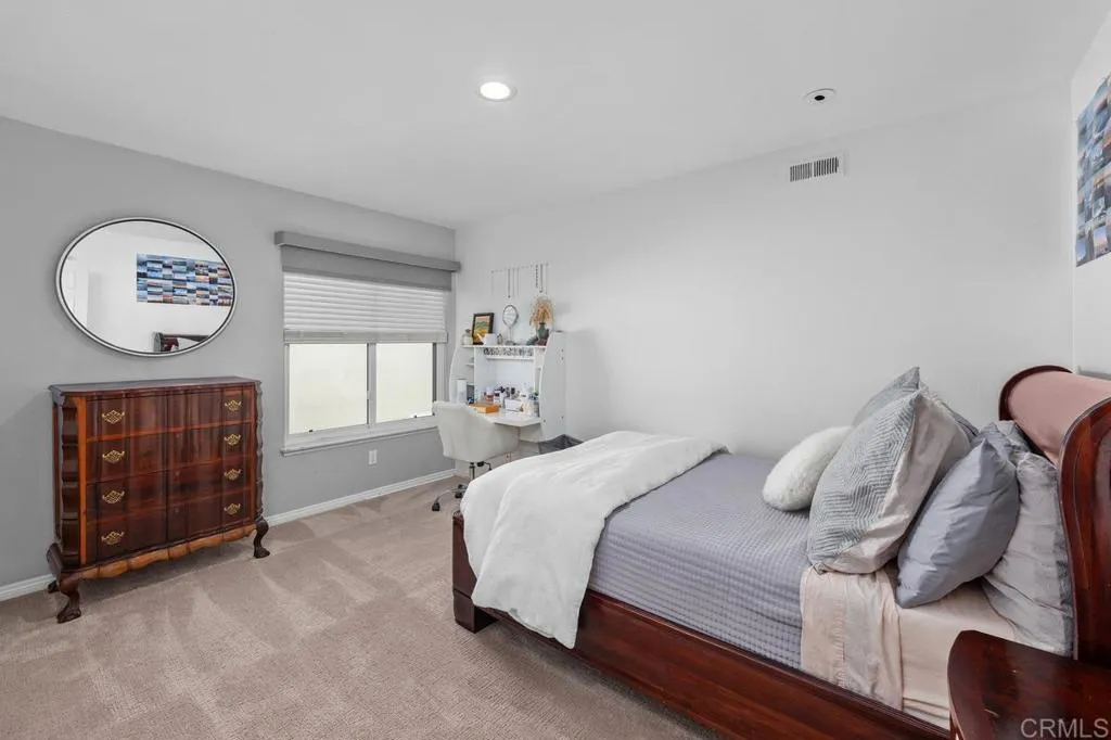 https://cdn.realtyfeed.com/cdn/127/307084369/978f504fd3db77a22a7a7ab3828e61e6.webp