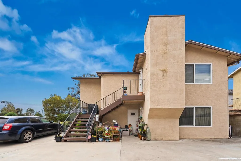 1960 Arnold Way, Alpine, CA 91901 - Main photo, Alpine, CA