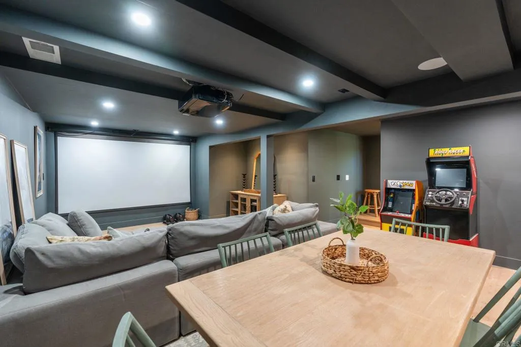 https://cdn.realtyfeed.com/cdn/127/307084385/5cf8d611292f3a65cecb8177014f72ea.webp