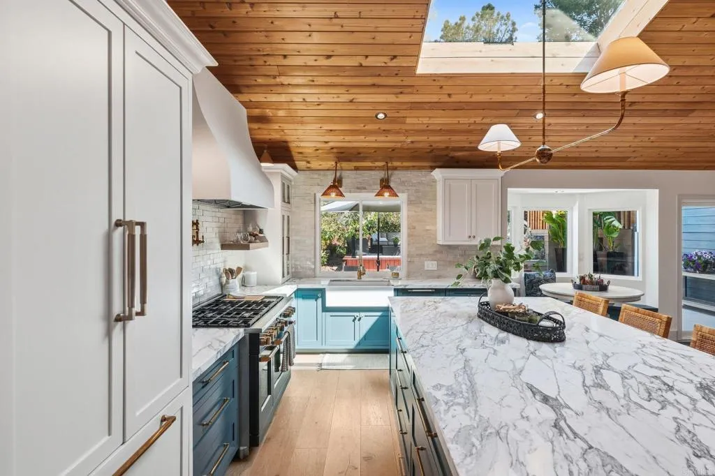 https://cdn.realtyfeed.com/cdn/127/307084385/8b89e399ec8d3fbfa7b73c3c942dda5b.webp