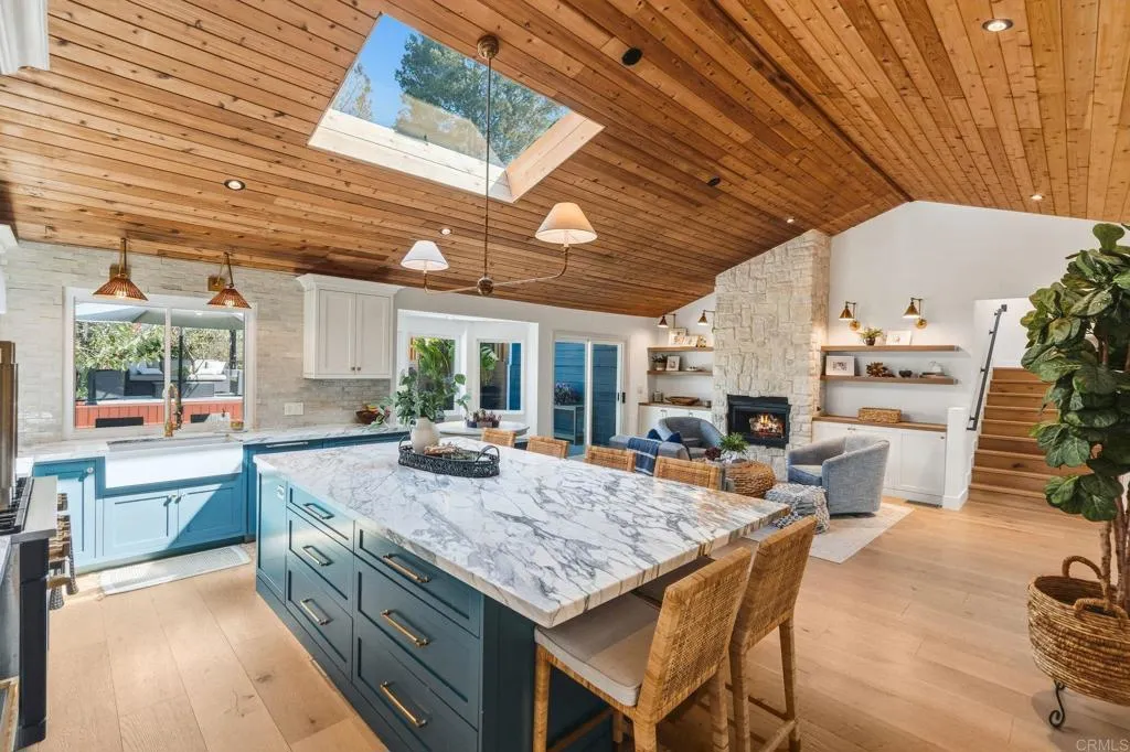 https://cdn.realtyfeed.com/cdn/127/307084385/98d3c069f7fb9a6a6072880aae5e61f8.webp