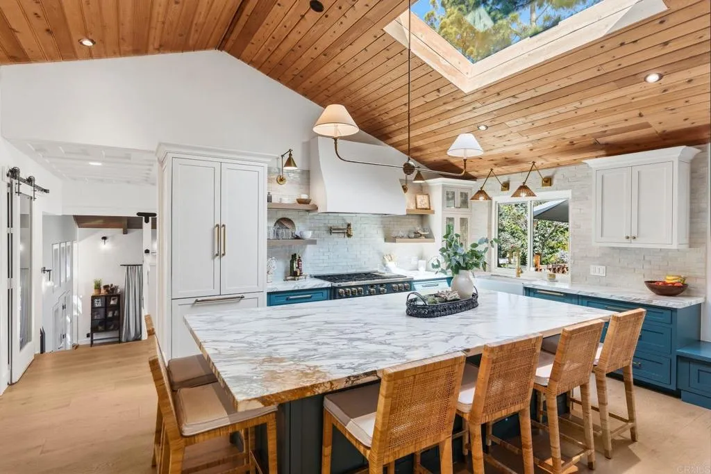 https://cdn.realtyfeed.com/cdn/127/307084385/e3c33d117862cd655bbed55be4db7d77.webp