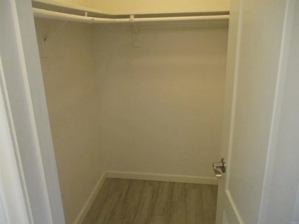 https://cdn.realtyfeed.com/cdn/127/307084405/33f9c3264beed953b25ebb5287ebbaa1.webp