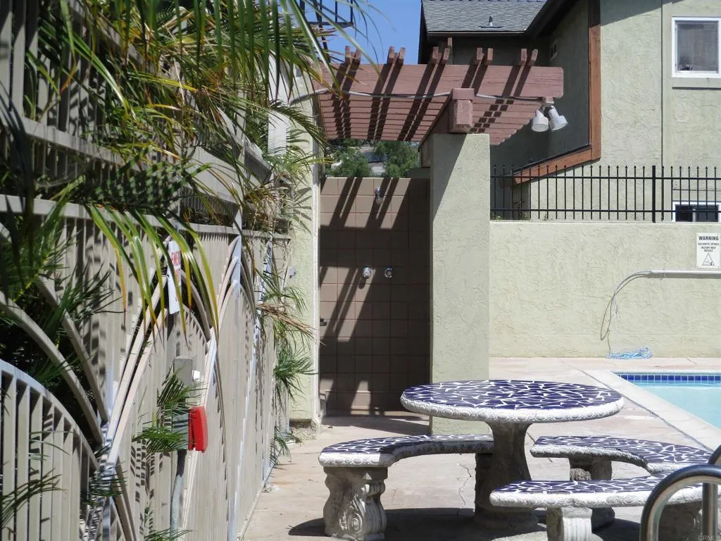 https://cdn.realtyfeed.com/cdn/127/307084405/6ce5dcecffcb879fb7ac79b02a069cfa.webp