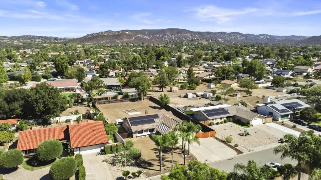 https://cdn.realtyfeed.com/cdn/127/307084408/03f664376a989b74e0b9172615a178b2.webp