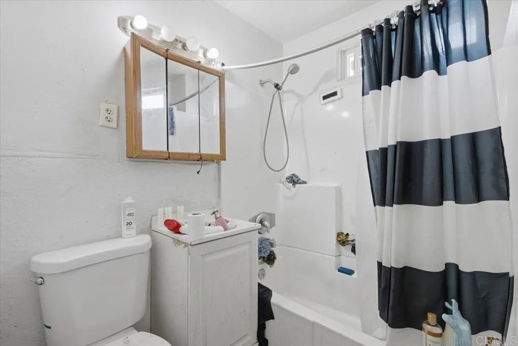 https://cdn.realtyfeed.com/cdn/127/307084457/72e0e5b64a3e41c69632fa0efe0ff7b0.webp