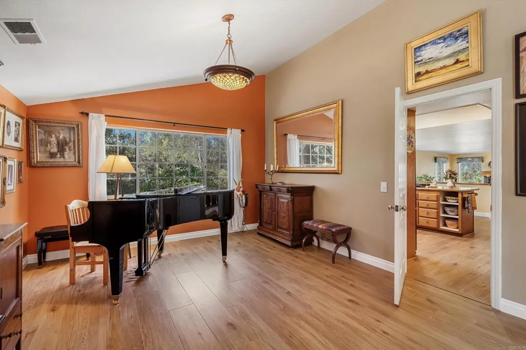 https://cdn.realtyfeed.com/cdn/127/307084626/111fb4af8ab30440219db723f381df43.webp