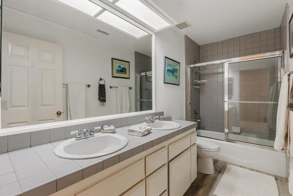https://cdn.realtyfeed.com/cdn/127/307084626/12e2967830ae3d7d378ebc8b67d5d162.webp