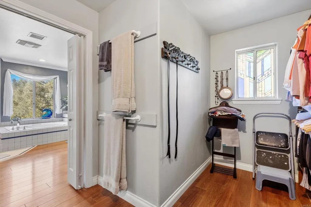 https://cdn.realtyfeed.com/cdn/127/307084626/2bfe75116192434e23c94c55d2d932a6.webp