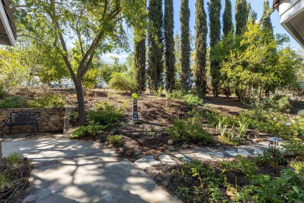 https://cdn.realtyfeed.com/cdn/127/307084626/4c5726fbe9e941ca1e0c8047a7fdeef2.webp