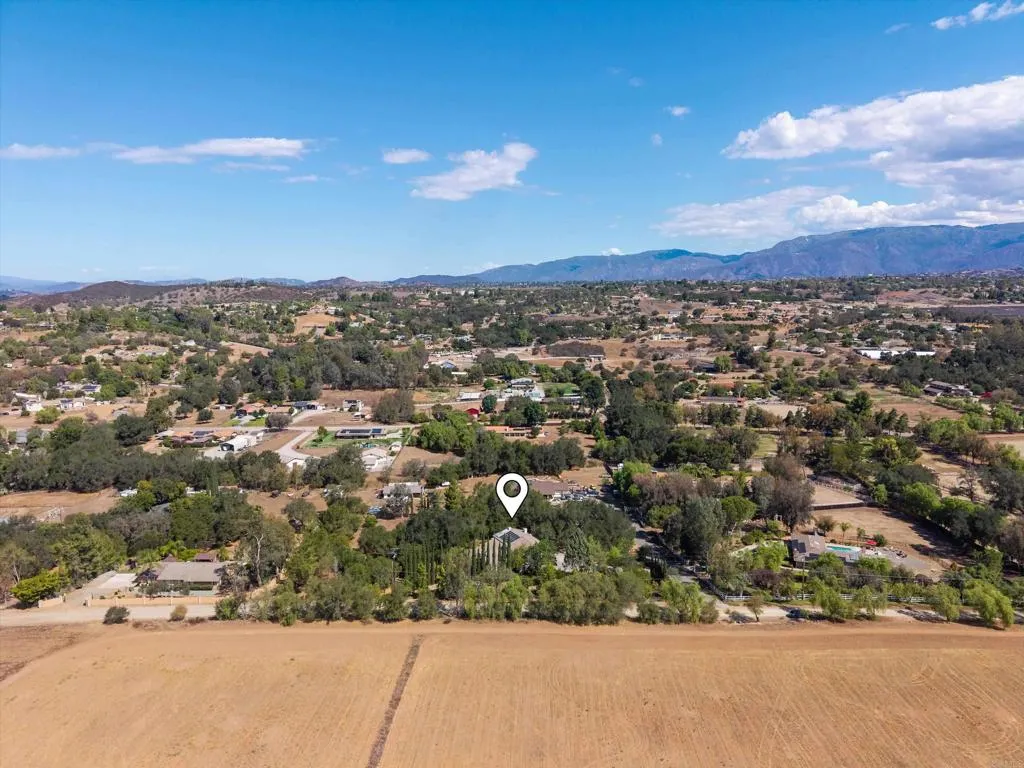 https://cdn.realtyfeed.com/cdn/127/307084626/732754bd3f15d94f8c67cfd81040e071.webp