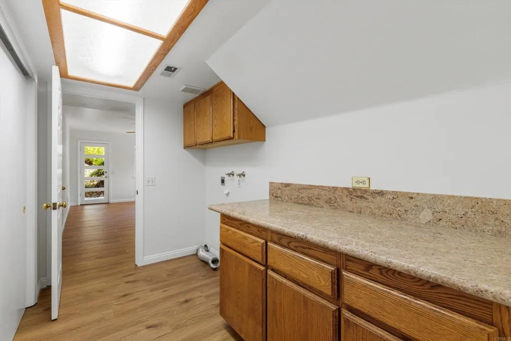 https://cdn.realtyfeed.com/cdn/127/307084626/88415e7b38aefe282fafac5a7685f895.webp