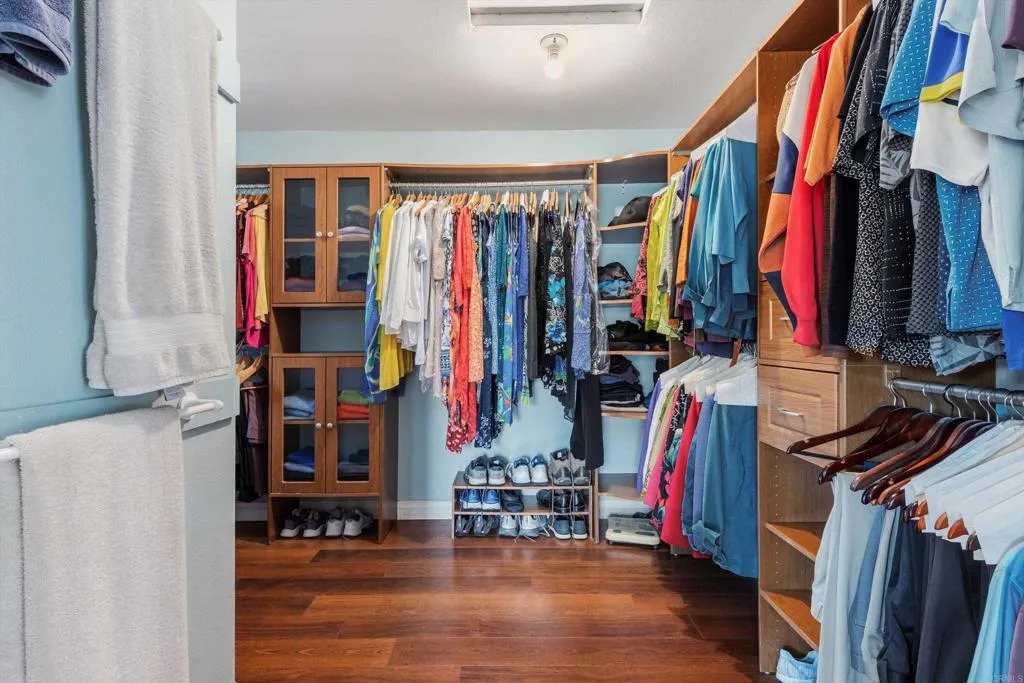 https://cdn.realtyfeed.com/cdn/127/307084626/c1ae917be528fb227fc24c6ff3ce842b.webp