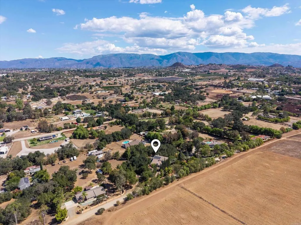 https://cdn.realtyfeed.com/cdn/127/307084626/d370aa229df491d8f6d05e2a512892b5.webp