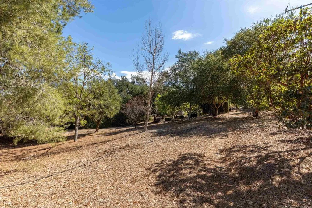 https://cdn.realtyfeed.com/cdn/127/307084626/e681ee219a4aee7d35cd63a6c77d1276.webp