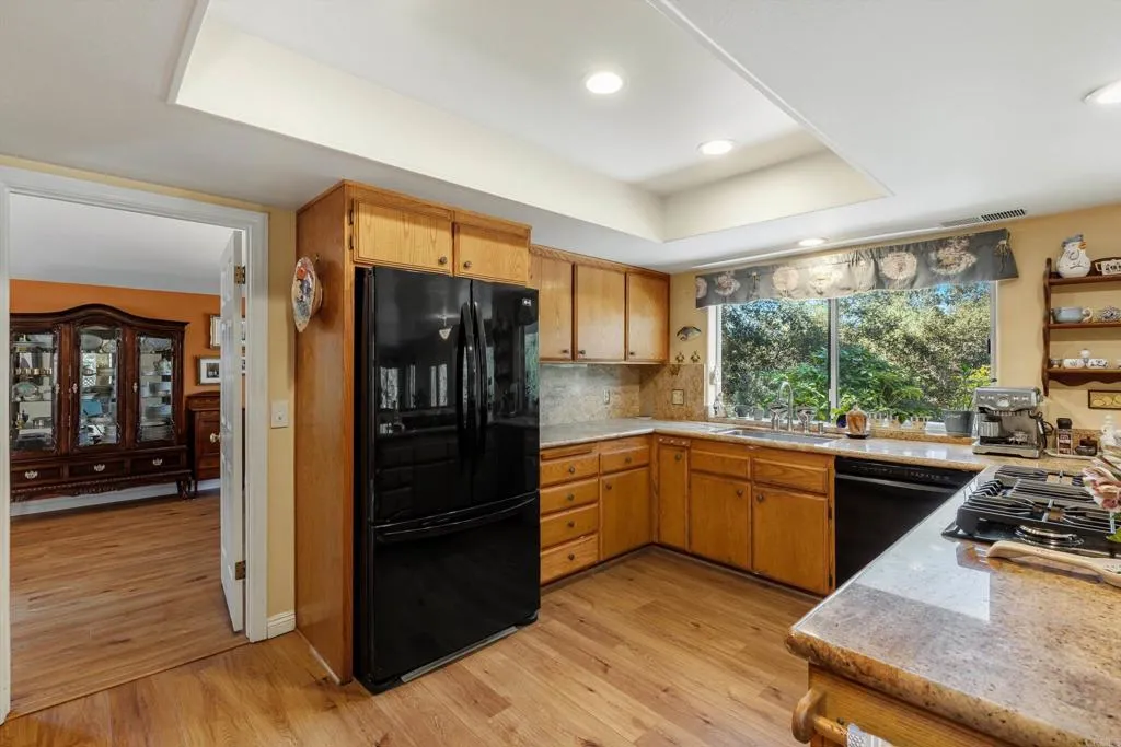 https://cdn.realtyfeed.com/cdn/127/307084626/efb372474619f558ba5ce52607c6d4ba.webp