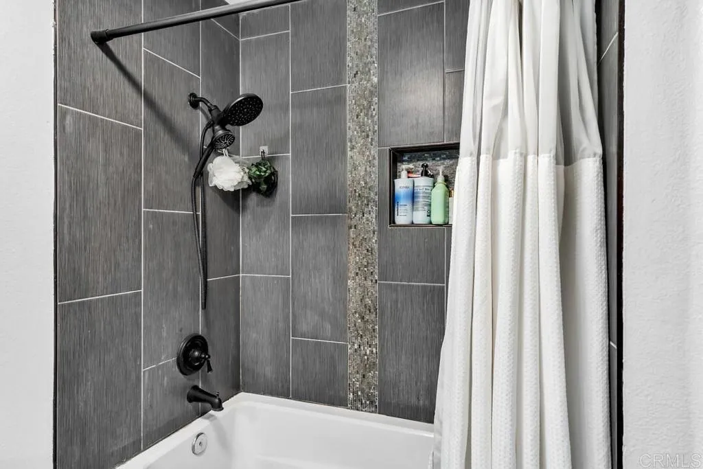 https://cdn.realtyfeed.com/cdn/127/307084634/2fed8bbbff04c431b33059712ee3f953.webp