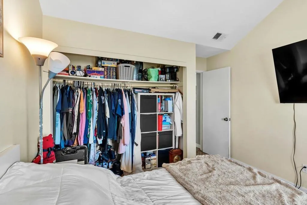 https://cdn.realtyfeed.com/cdn/127/307084634/e4cc5ba9a44e490be1a6d10a06aa7823.webp